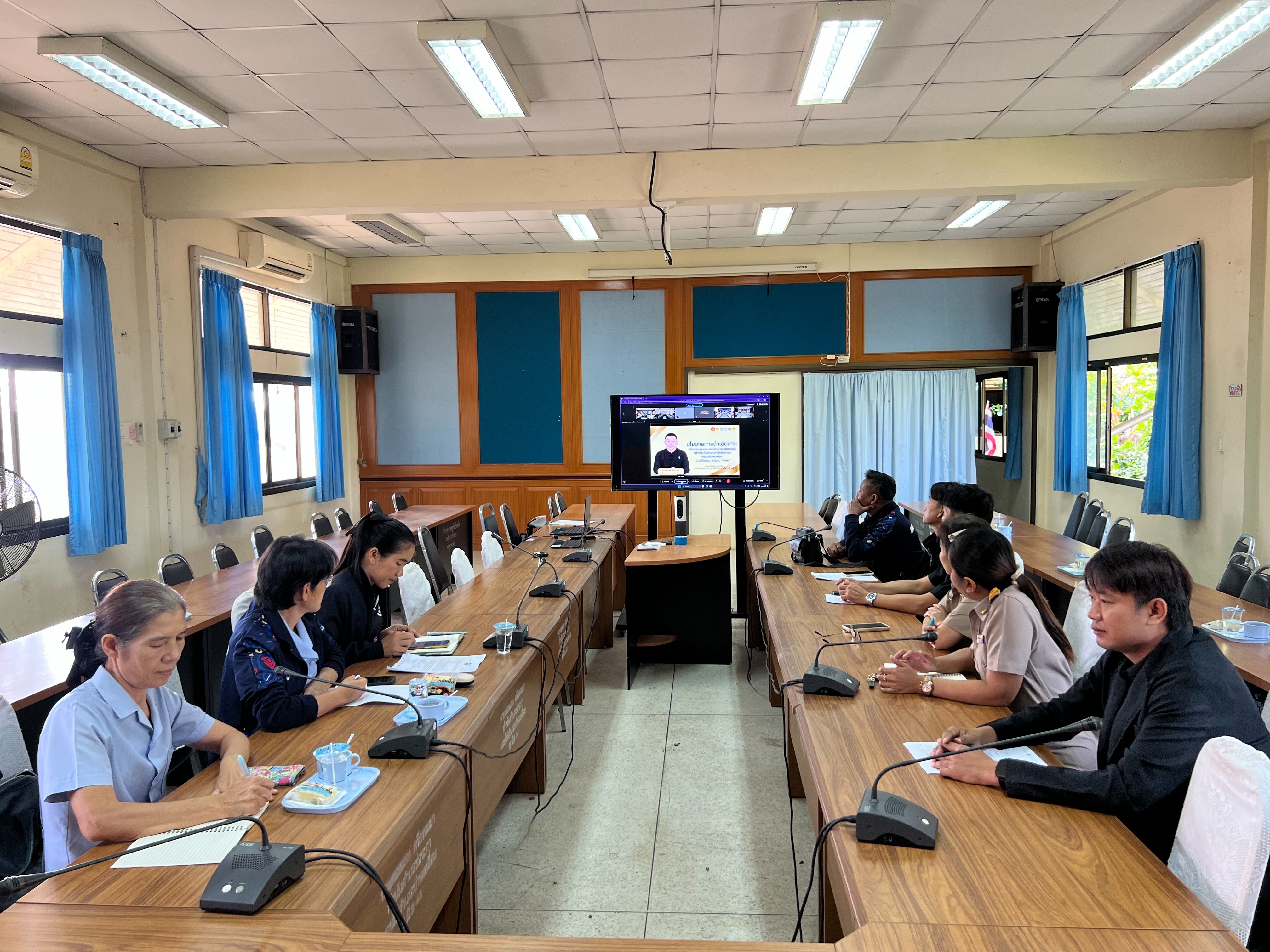 พช.บ้านเหลื่อม ร่วมประชุมการดำเนินโครงการพัฒนาศักยภาพทีมปฏิบัติการขจัดความยากจนและพัฒนาคนทุกช่วงวัยอย่างยั่งยืนตามหลักปรัชญาของเศรษฐกิจพอเพียง